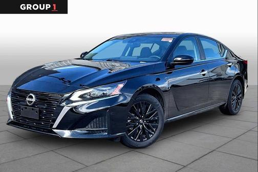 Super Black 2025 Nissan Altima SV