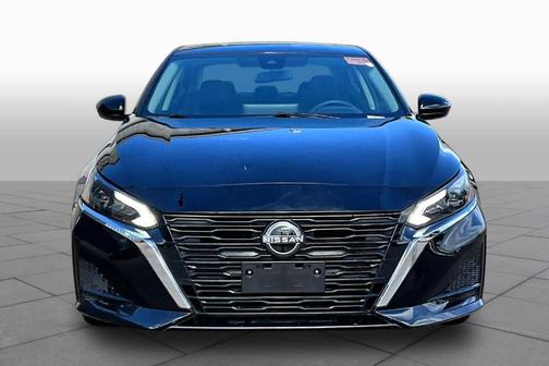 Super Black 2025 Nissan Altima SV