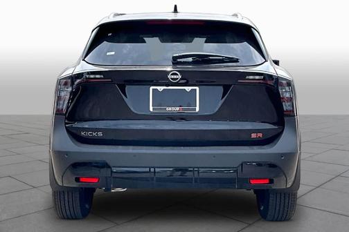 Super Black 2026 Nissan Kicks SR