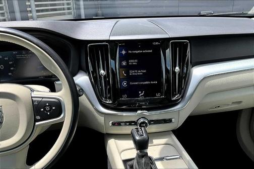2020 Volvo XC60 T5 Momentum