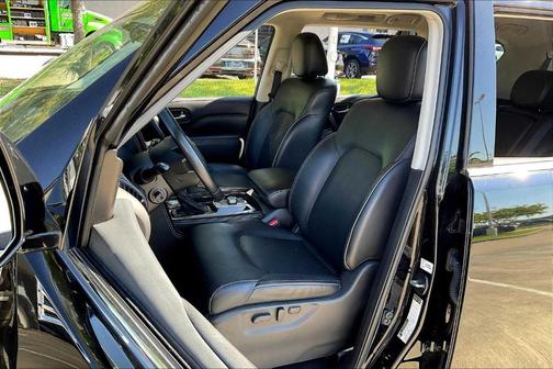 2022 INFINITI QX80 Luxe