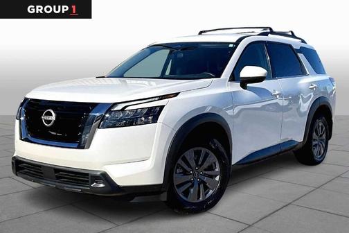 2024 Nissan Pathfinder SV