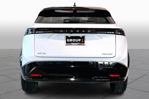 2t Wht Blk Roof 2024 Nissan ARIYA VENTURE+