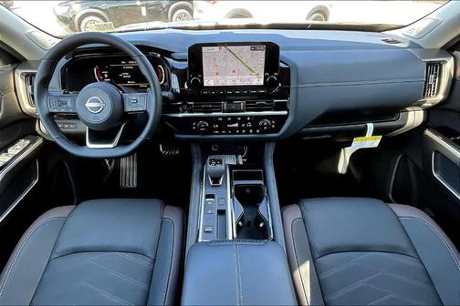 2025 Nissan Pathfinder Platinum