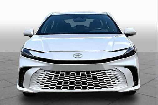 Wind Chill Pearl 2025 Toyota Camry XSE