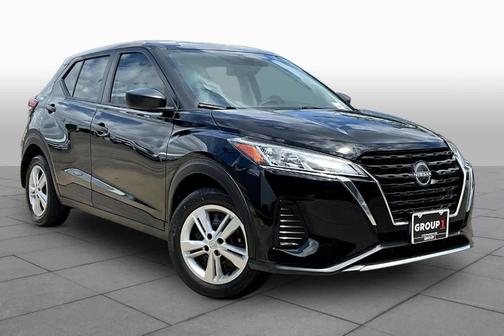 Super Black 2024 Nissan Kicks S