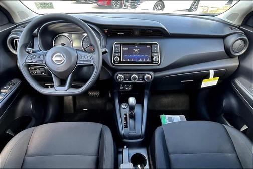 2025 Nissan Kicks Play S