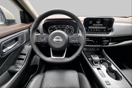 Pearl White Tricoat 2023 Nissan Rogue SL