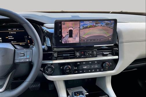 Everest White Pearl Tricoat 2026 Nissan Pathfinder SL