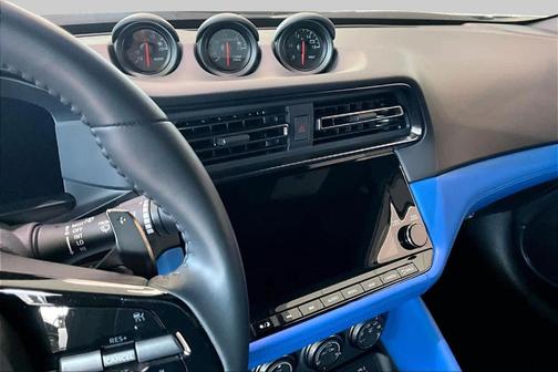 Pearl White Tricoat / Super Black 2025 Nissan Z Performance