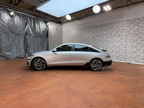2025 Hyundai IONIQ 6 SEL
