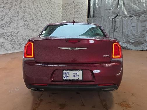 2019 Chrysler 300 Touring