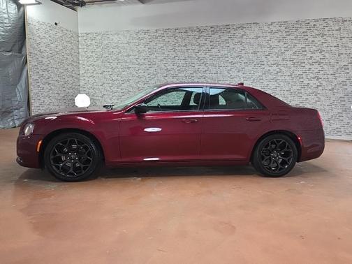 2019 Chrysler 300 Touring