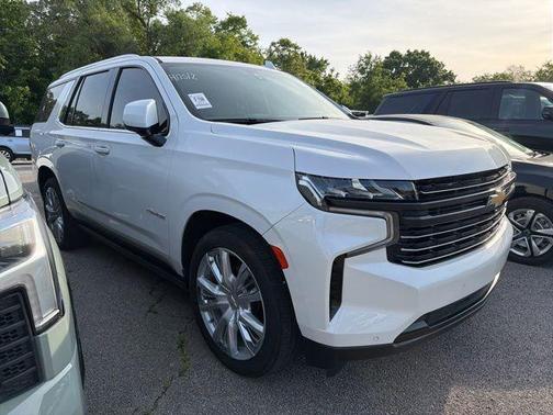 Iridescent Pearl Tricoat 2022 Chevrolet Tahoe High Country