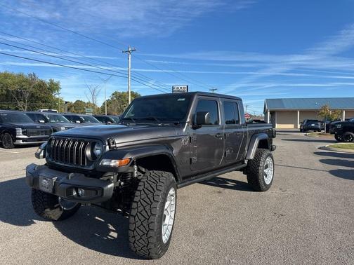 2024 Jeep Gladiator Nighthawk