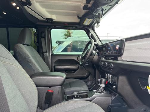 2024 Jeep Gladiator Nighthawk