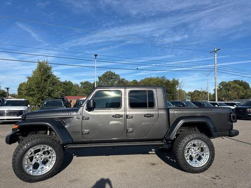 2024 Jeep Gladiator Nighthawk