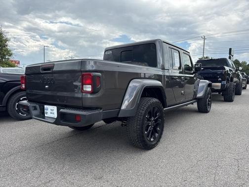 2024 Jeep Gladiator Nighthawk