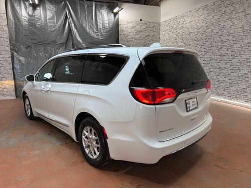 2020 Chrysler Pacifica Touring-L