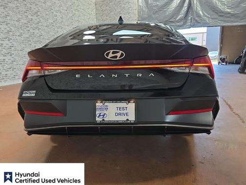Black 2025 Hyundai ELANTRA SEL Convenience