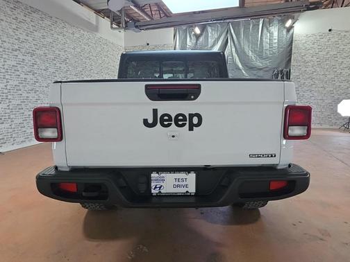 2021 Jeep Gladiator Sport