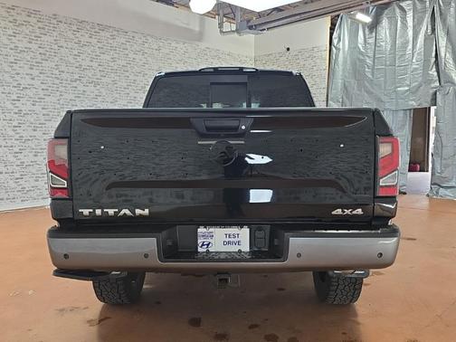 2021 Nissan Titan Platinum Reserve