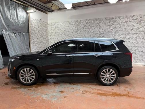 2022 Cadillac XT6 Premium Luxury FWD