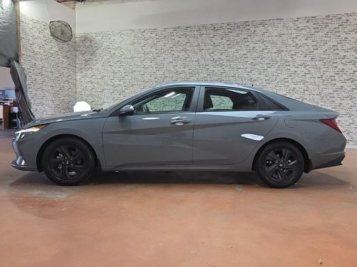 Electric Shadow 2022 Hyundai ELANTRA HEV Blue