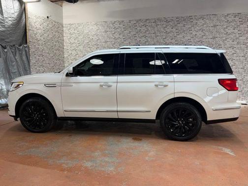 Pristine White 2020 Lincoln Navigator Reserve