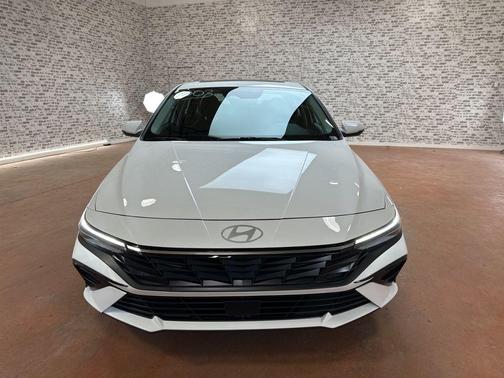 2026 Hyundai ELANTRA HEV Limited