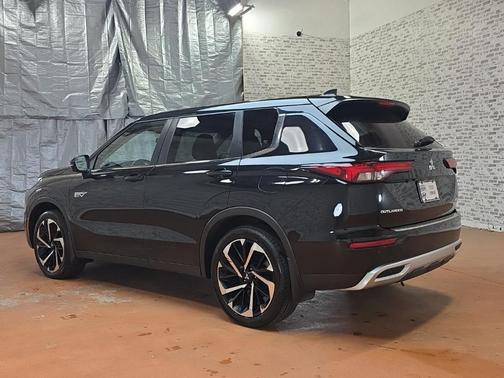 2024 Mitsubishi Outlander PHEV SE