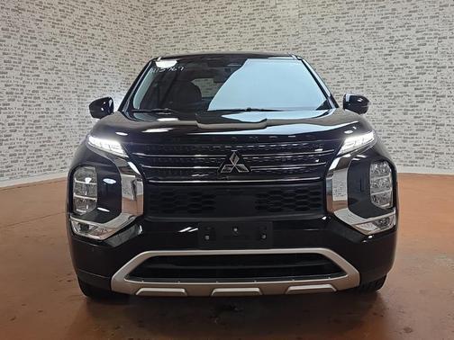 2024 Mitsubishi Outlander PHEV SE