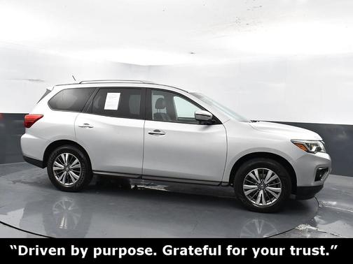 2018 Nissan Pathfinder SL