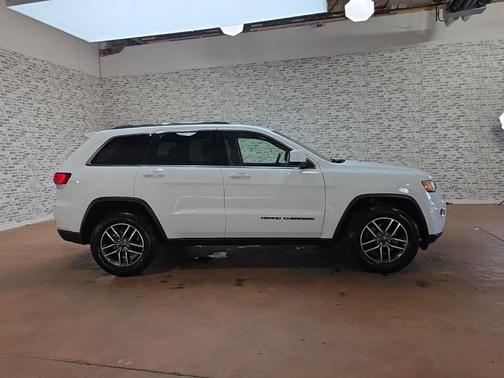 2020 Jeep Grand Cherokee Laredo E