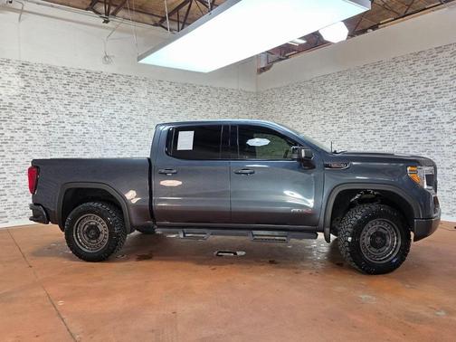 2022 GMC Sierra 1500 Limited AT4