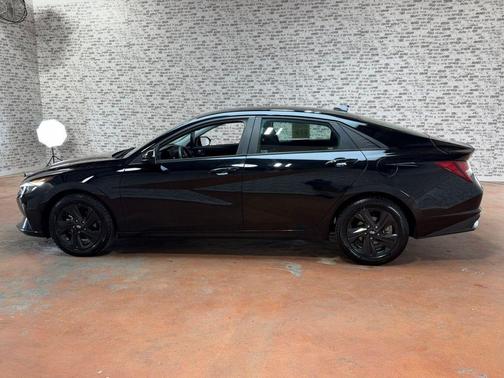 Phantom Black 2023 Hyundai ELANTRA SEL