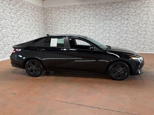 Phantom Black 2023 Hyundai ELANTRA SEL