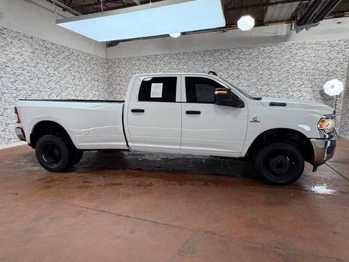 Bright White Clearcoat 2023 RAM 3500 Tradesman