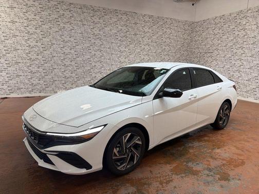 White 2025 Hyundai ELANTRA SEL Sport