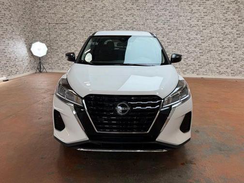 Fresh Powder 2024 Nissan Kicks S
