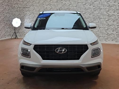 2025 Hyundai VENUE SE