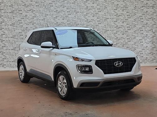 2025 Hyundai VENUE SE