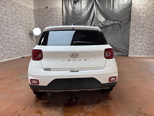 2025 Hyundai VENUE SE