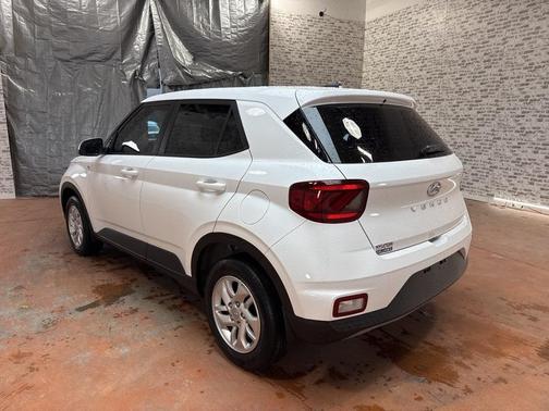 2025 Hyundai VENUE SE