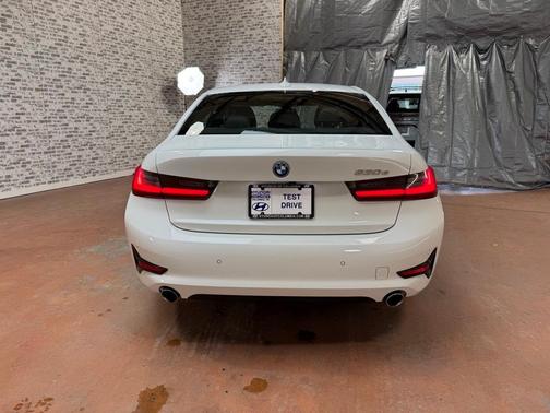 2022 BMW 330e 330e