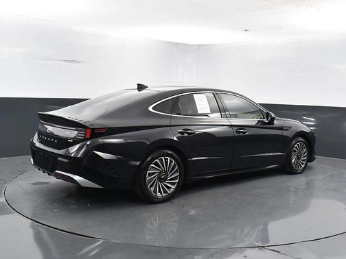 2024 Hyundai SONATA Hybrid Limited