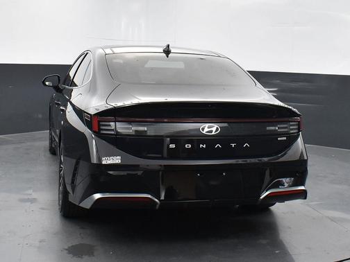 2024 Hyundai SONATA Hybrid Limited