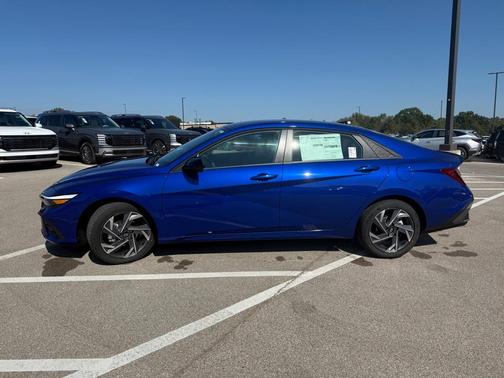 2025 Hyundai ELANTRA SEL Sport