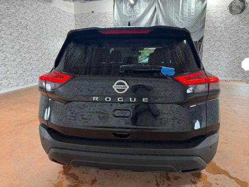 Super Black 2021 Nissan Rogue SV
