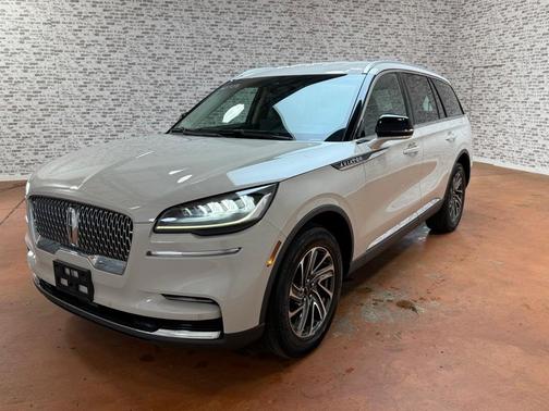 2022 Lincoln Aviator Standard AWD